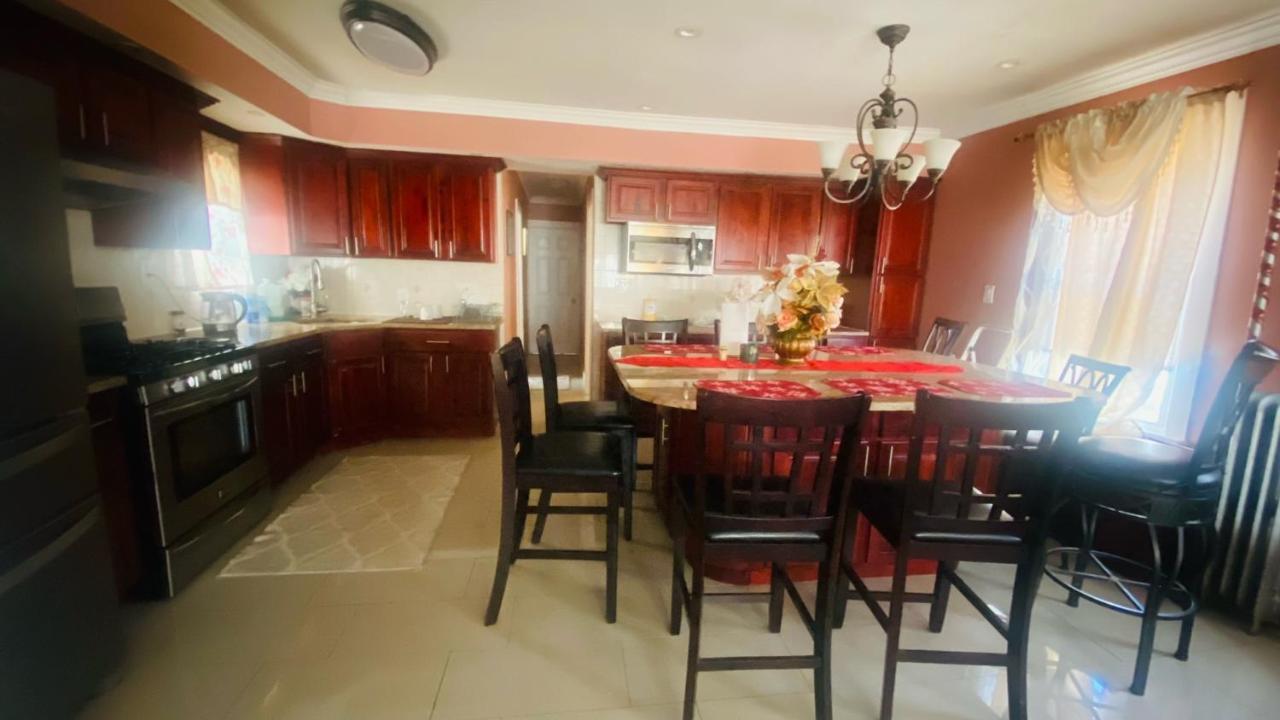 Minutes From Jfk, Beautiful Home With Peaceful, Cosy, Private Room Ню Йорк Екстериор снимка