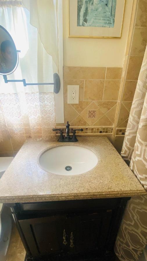 Minutes From Jfk, Beautiful Home With Peaceful, Cosy, Private Room Ню Йорк Екстериор снимка